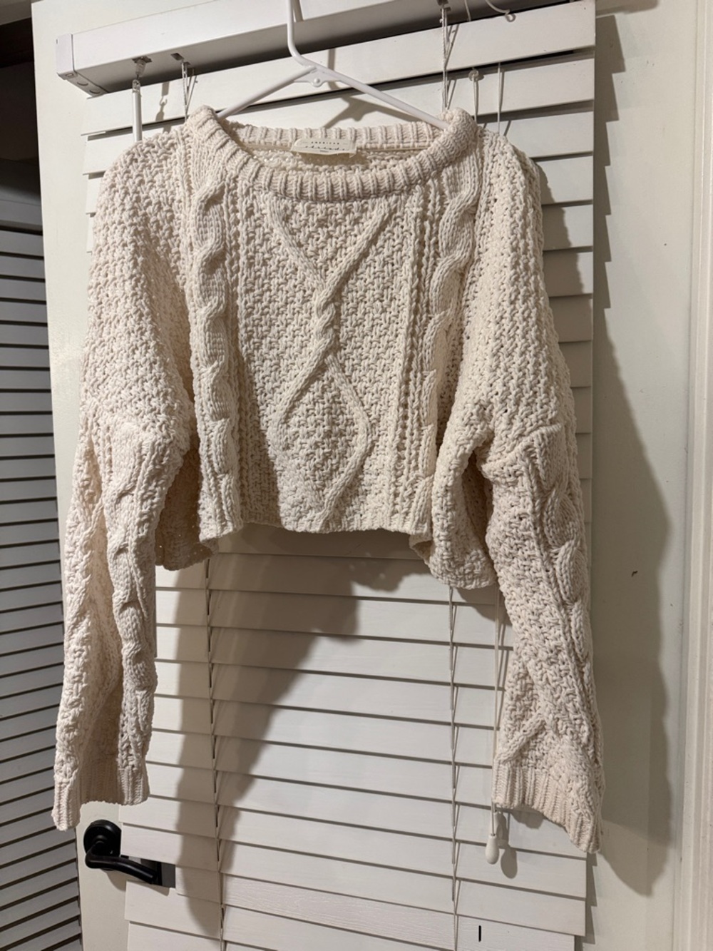 American Threads- Cropped Cable Knit Sweater - Cream